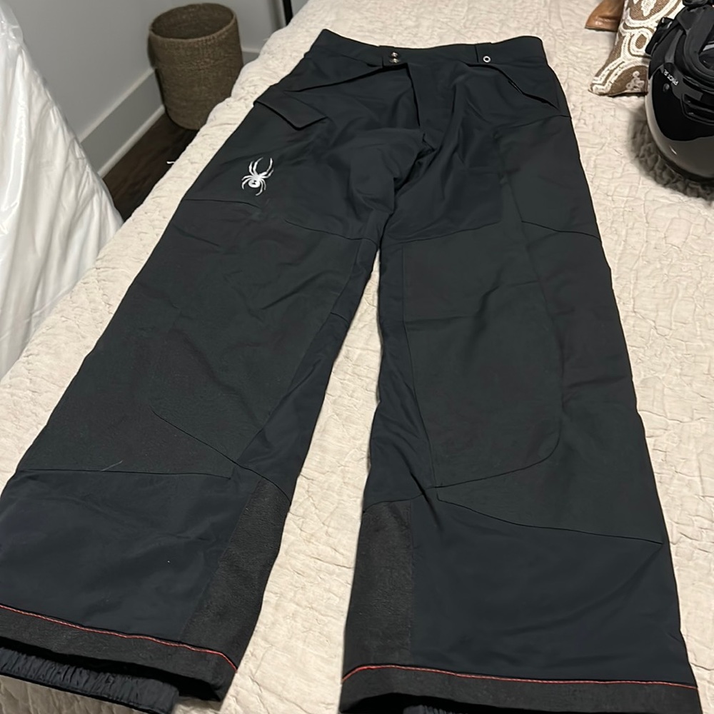 Excellent used condition Ski set. Bottoms are boys 18 and jacket is Men’s small